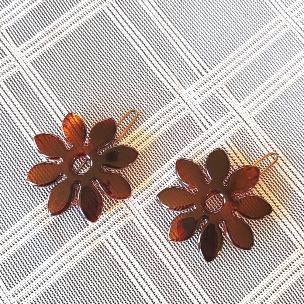 Vintage Tortoise Flower 2 Hair Clips- France